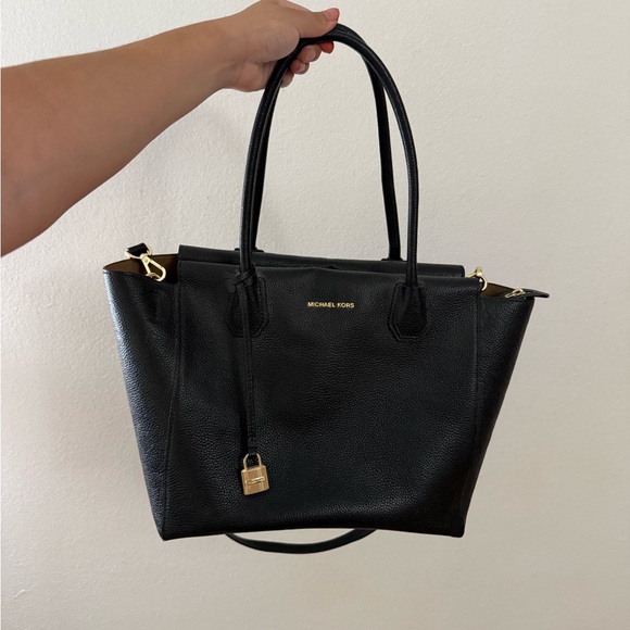 Michael Kors Handbags - Michael Kors Black Leather Tote Bag